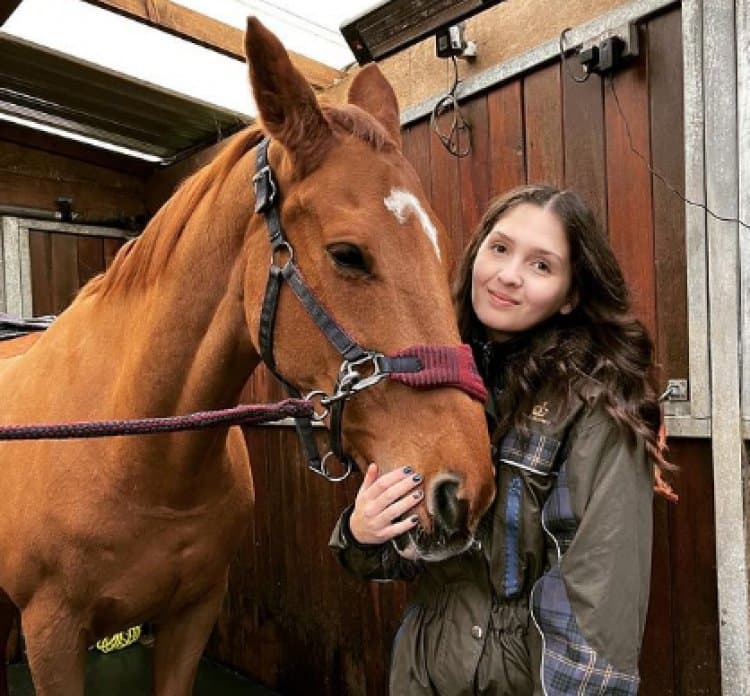 20 Year Old Showjumper Sues Mom’s Doctor Over “Wrongful Conception”