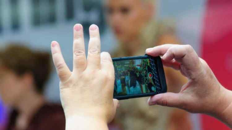 UAE: Up To AED 500,000 For Posting Pictures Without Consent