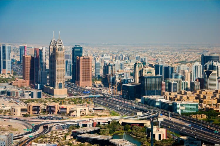 What are the legal issues in starting a business in UAE?