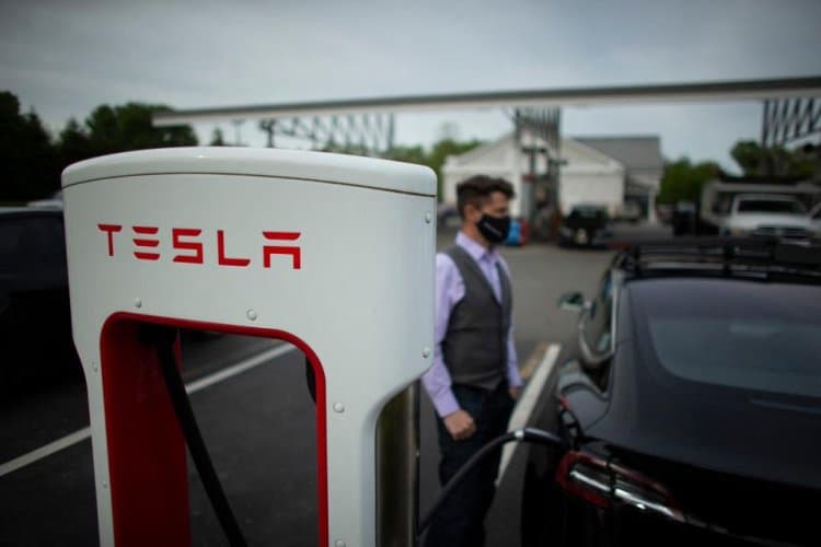 Tesla faces lawsuit for battery failure due to software updations