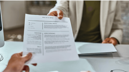 MoHRE Takes Legal Action Against 45 Establishments For Illegal Hiring