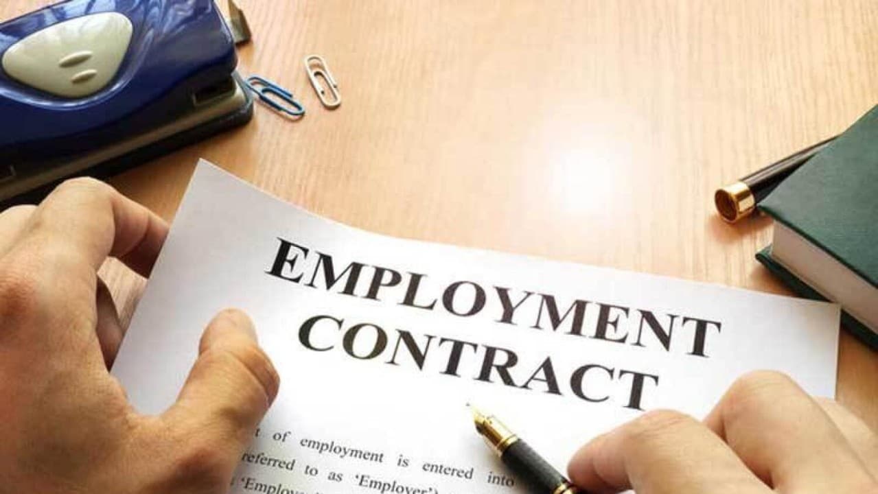 Types of Employee Contracts in UAE