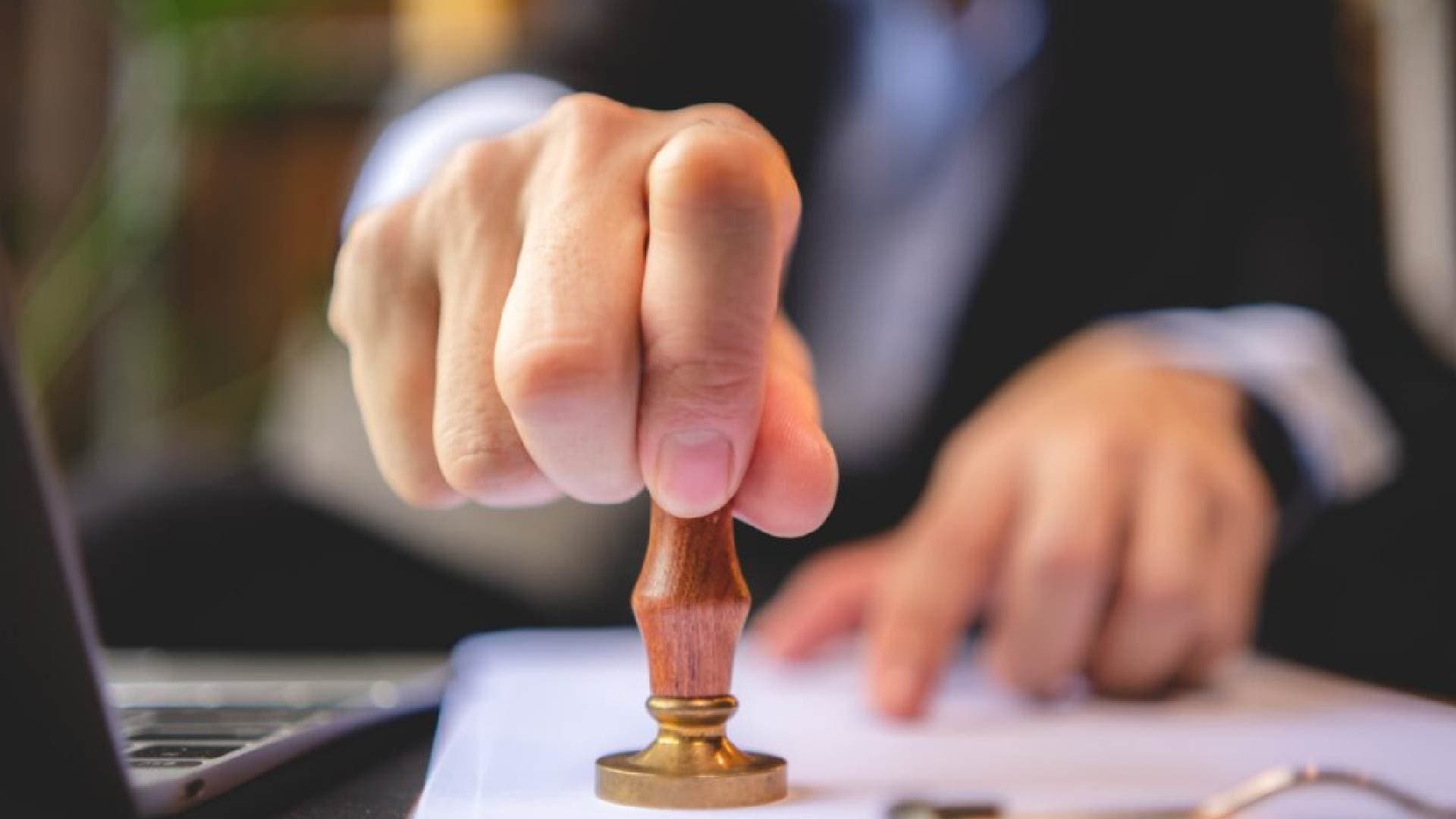 How to secure work permits in UAE?