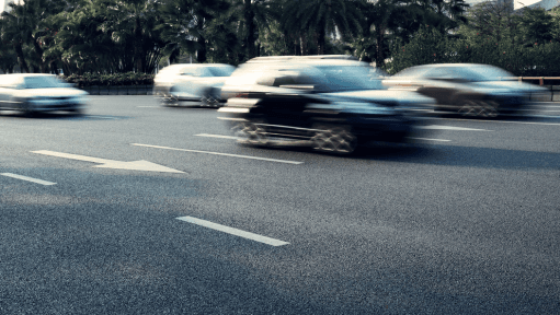 UAE Drivers Beware: Dh1,000 Fine for Overtaking from Hard Shoulder Caught on Camera