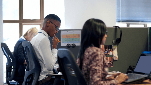 How UAE Free Zone Employees Can Effectively Address Their Grievances and Seek Justice
