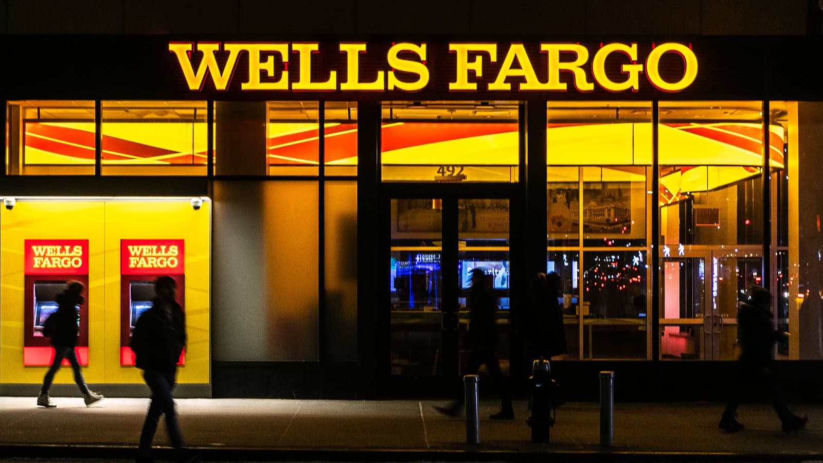 Wells Fargo Ordered to Defend Against Lawsuit Alleging Deceptive Hiring Practices