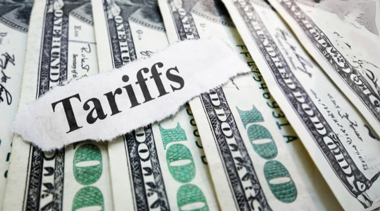 Trump to Impose 10% Tariff on UAE Imports, Higher Rates for Key Trading Partners