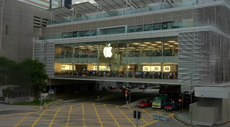 Apple Faces Possible Criminal Contempt Probe Over App Store Violations