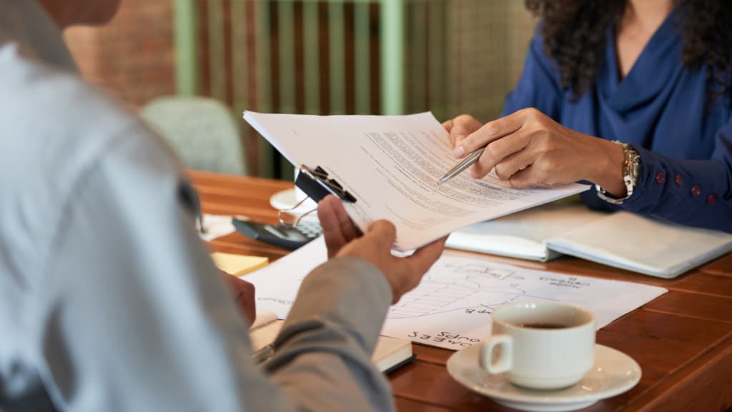 How to Check a Criminal Lawyer’s License and Credentials in the UAE