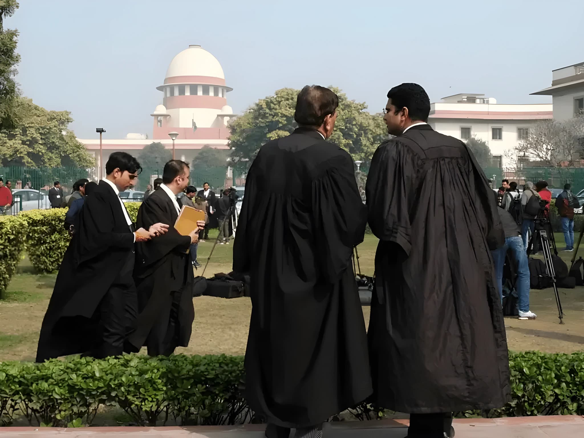 ‘Only Enrolled, Independent Practitioners Qualify as Advocates Under Indian Law’