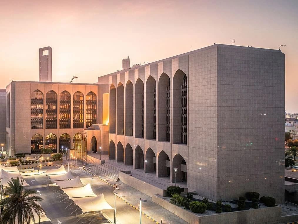CBUAE Revokes Omda Exchange Licence, Fines Dh10M Over Regulatory Breaches