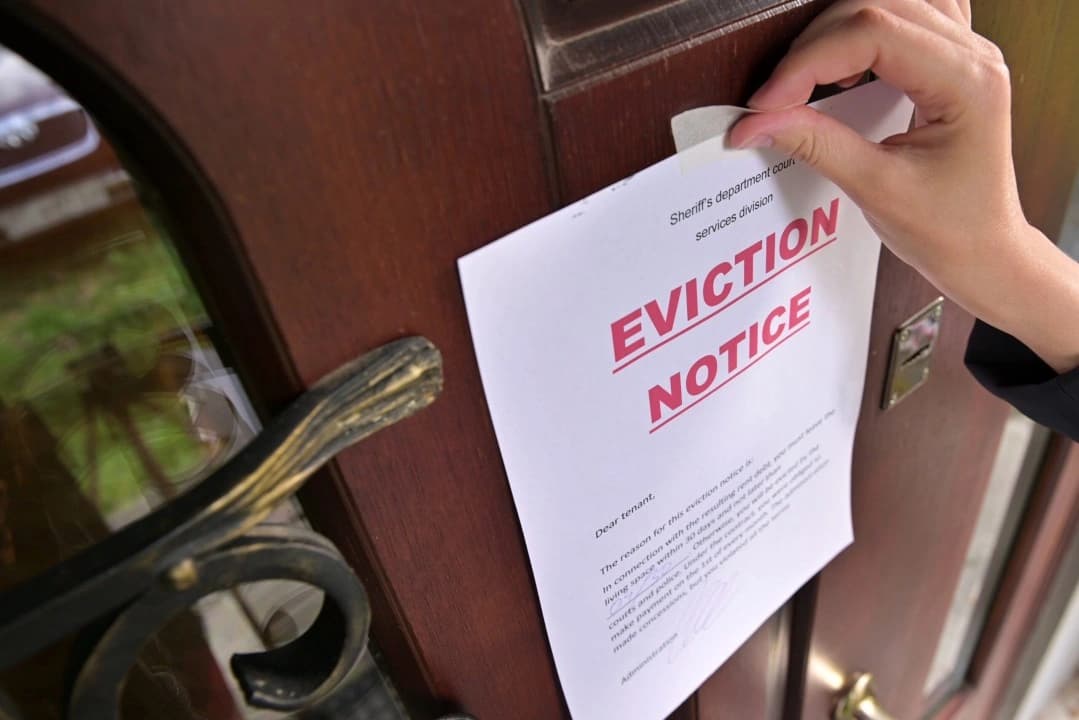 Dubai Eviction Rules Explained: When Landlords Can Remove Tenants for Rent Default and Sale of Property