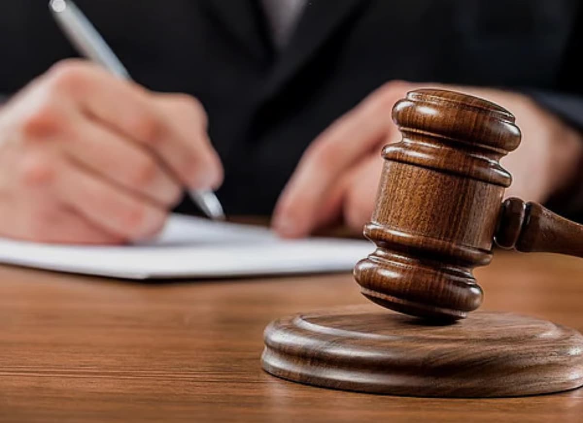 Court Orders Optical Firm to Settle Dh275,246 for Unpaid Medical Supplies