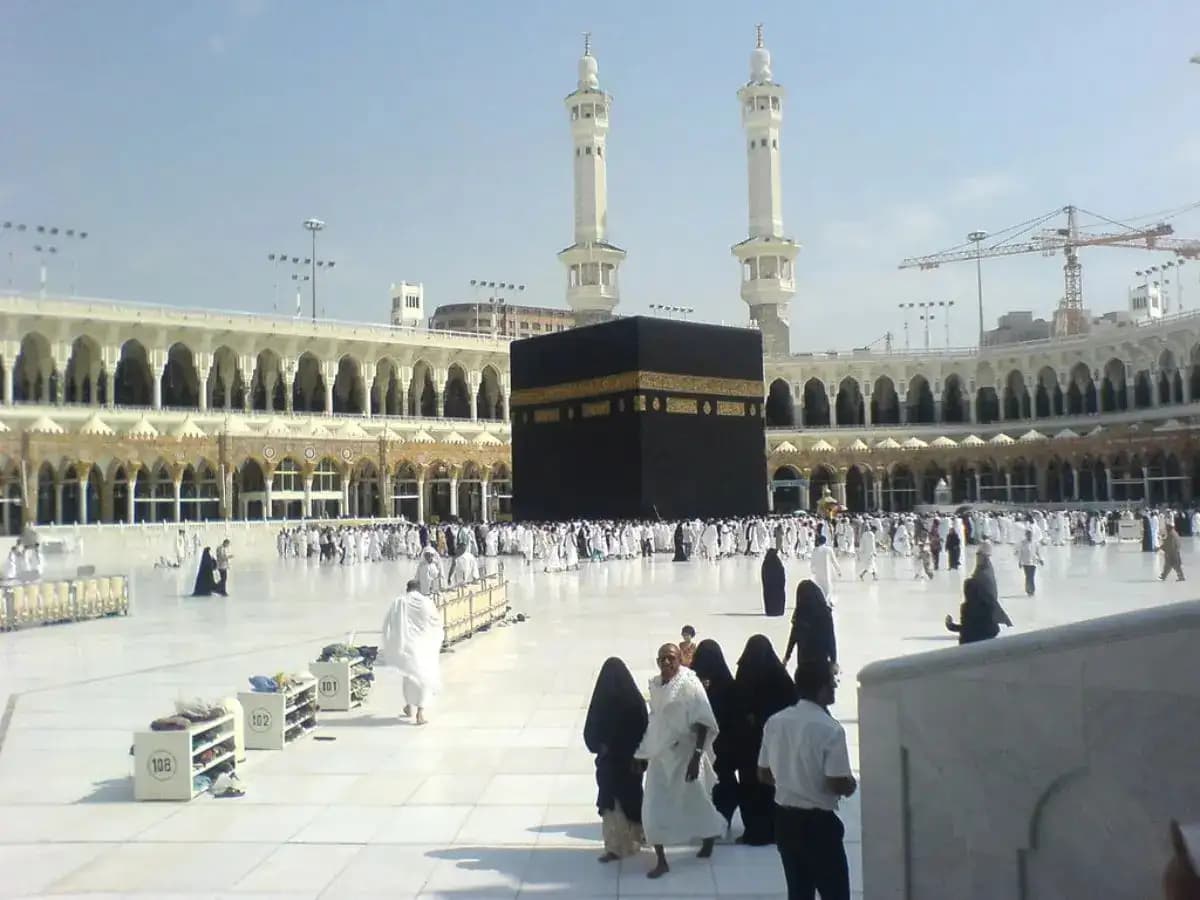 Saudi Arabia Warns of SR100,000 Fines for Aiding Illegal Hajj as Crackdown Begins