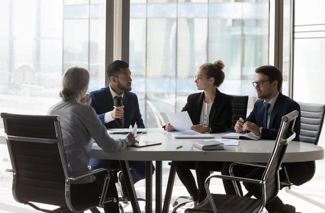US Law Firms Increasingly Favour Experienced Lateral Hires Over Fresh Graduates Amid Changing Recruitment Trends