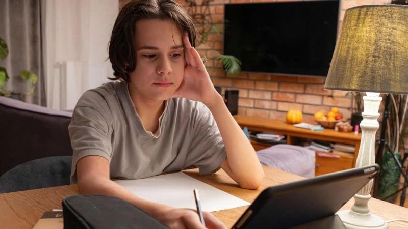 UAE Employees Can Request Work-From-Home During Online Schooling, But Employer Approval Remains Key Under Labour Law
