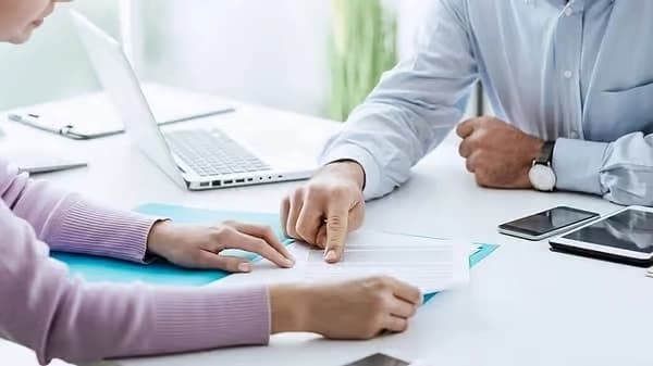 How to Verify Whether a UAE Job Offer is Genuine Before Accepting Employment and Moving Abroad