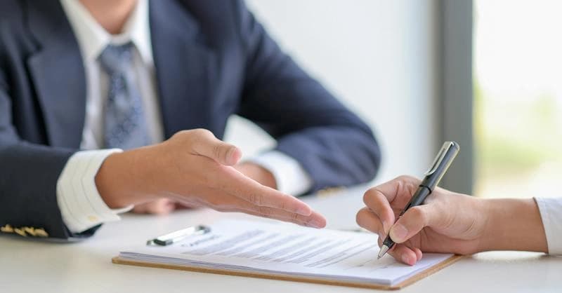 Verbal Dismissal in the UAE: When Can an Employer Legally Terminate a Worker Without Written Notice?