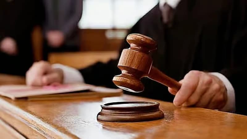 Court Convicts Man of Robbery After Assaulting Victim and Snatching Chain