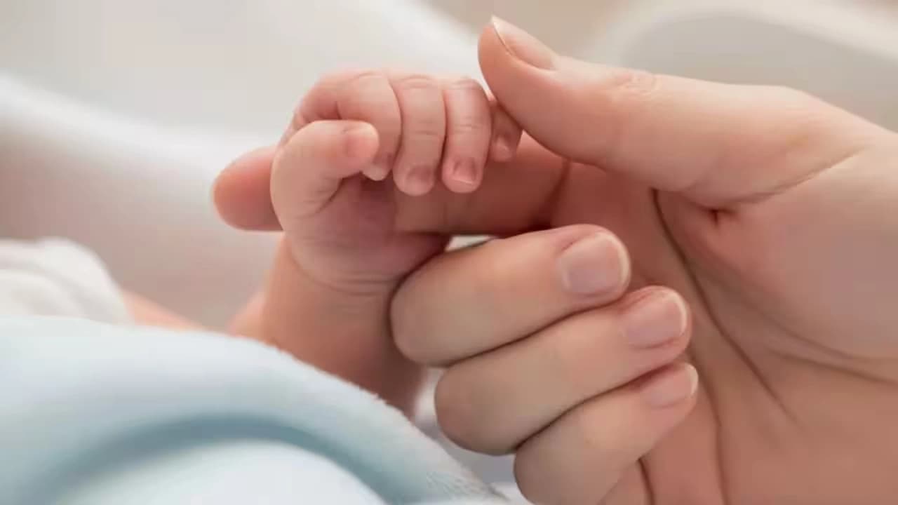 UAE Opens Foster Care to Expats and Single Women: What Federal Decree-Law No. 12 of 2025 Means for Foster Families