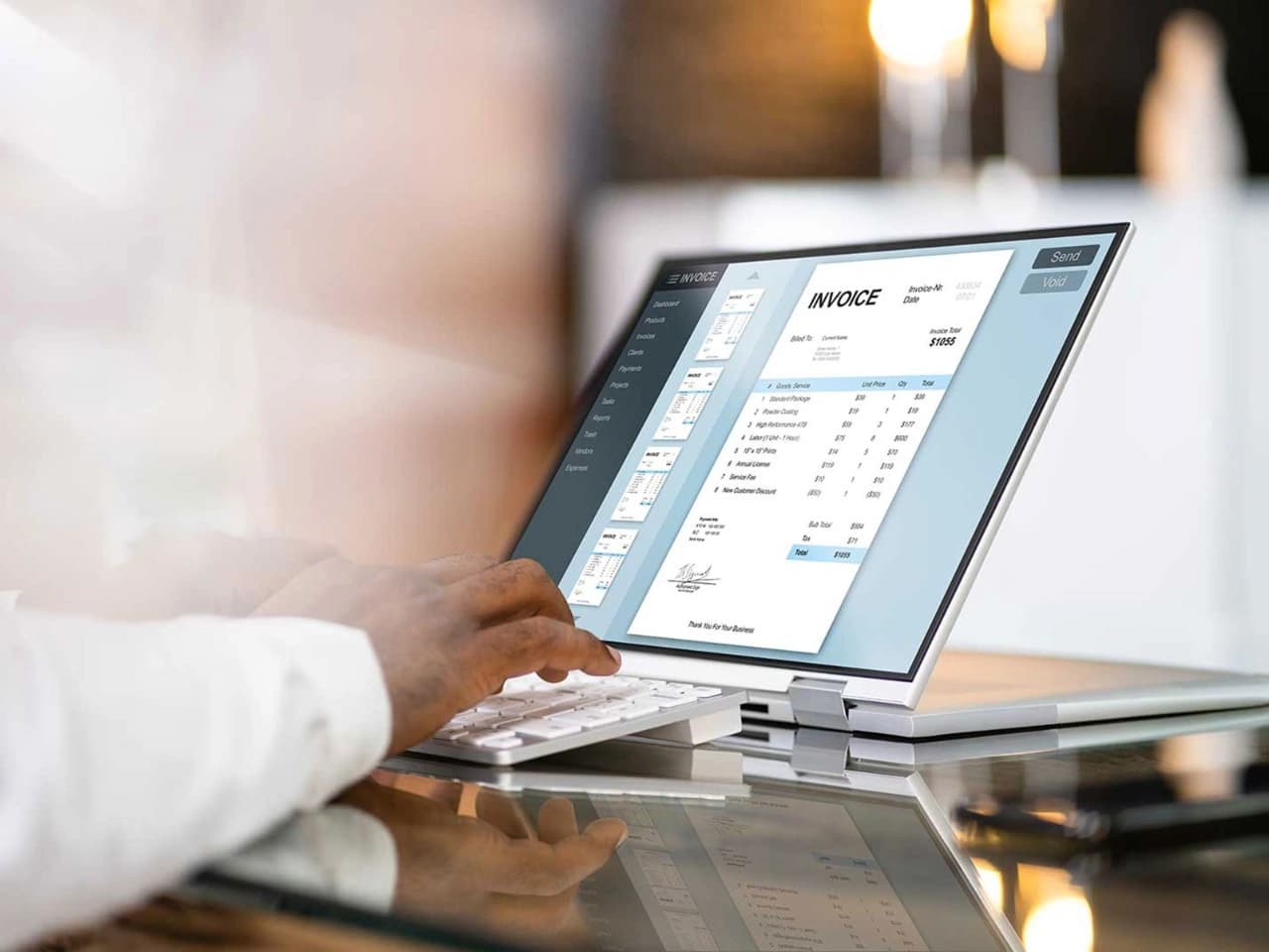UAE E-Invoicing: Why Businesses Must Update Commercial Contracts Before Mandatory Digital Invoicing Begins in 2027