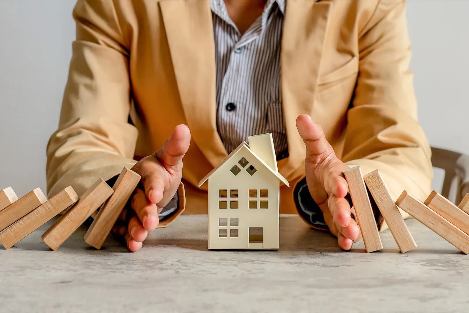 Dubai Tenancy Renewals Explained: Can Real Estate Agents Legally Demand an Annual Renewal Fee from Tenants?