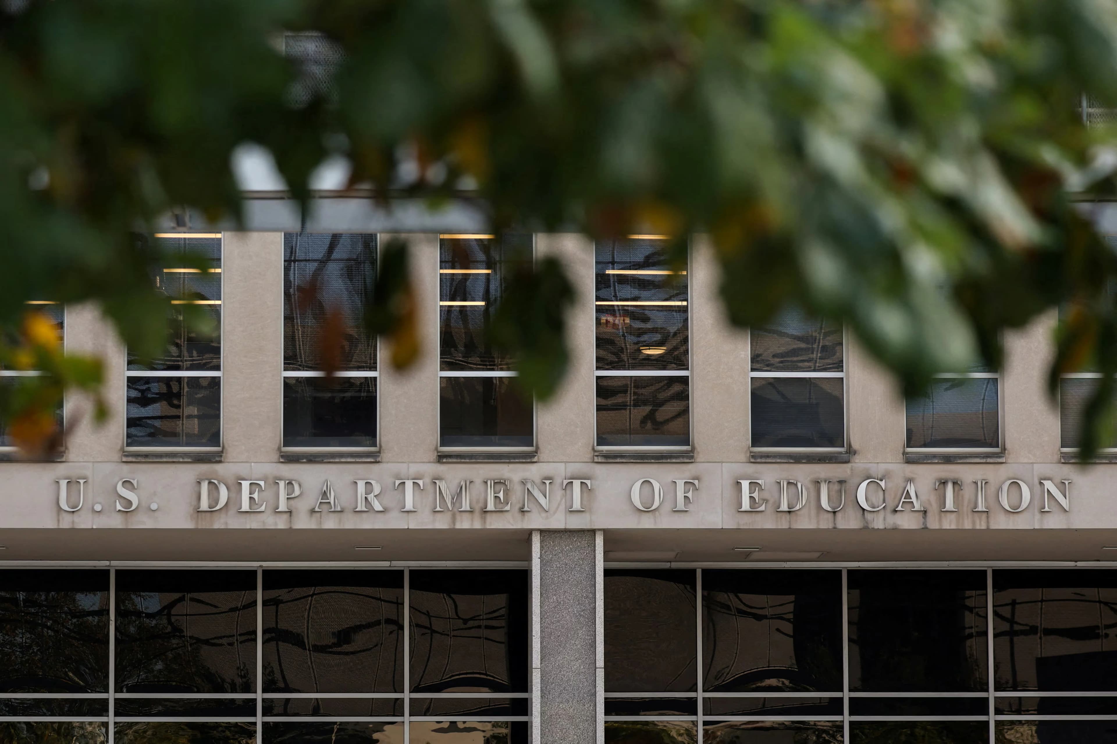 Alabama Updates Ethics Guidance for Lawyers Amid Concerns Over AI Misuse