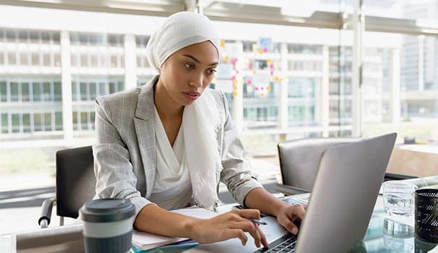 Lost Your Job in the UAE? Understanding Freelance Visa Rules, Legal Work Rights and Family Sponsorship Eligibility