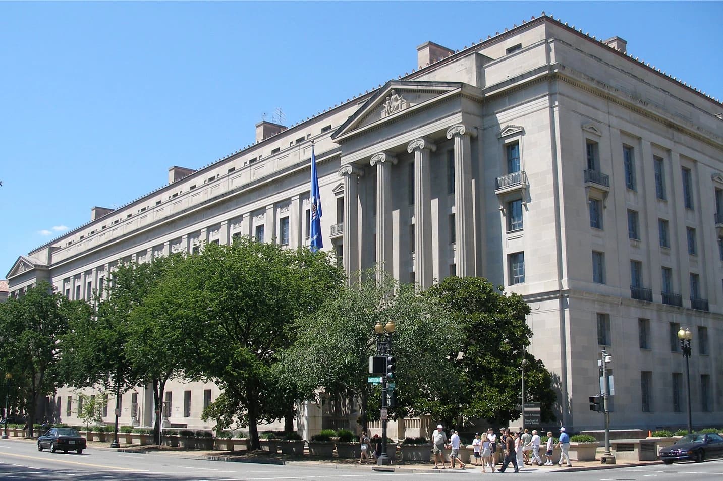 Author of ‘How to Kill a Federal Judge’ Convicted of Threatening US Judges