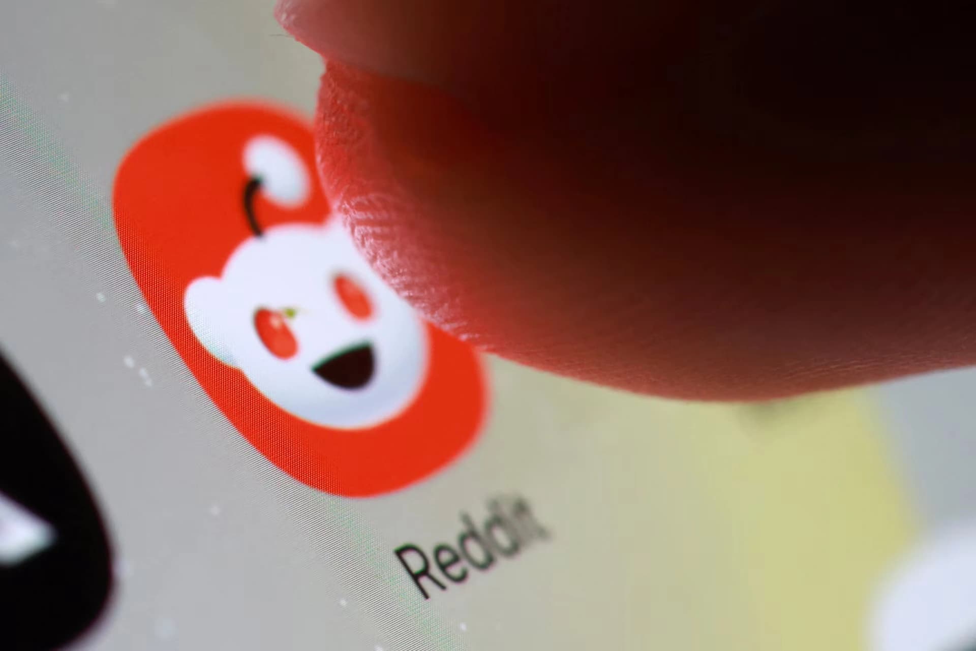 Perplexity AI Faces Reddit Lawsuit After US District Judge Rejects Bid to Dismiss Data-Scraping Claims