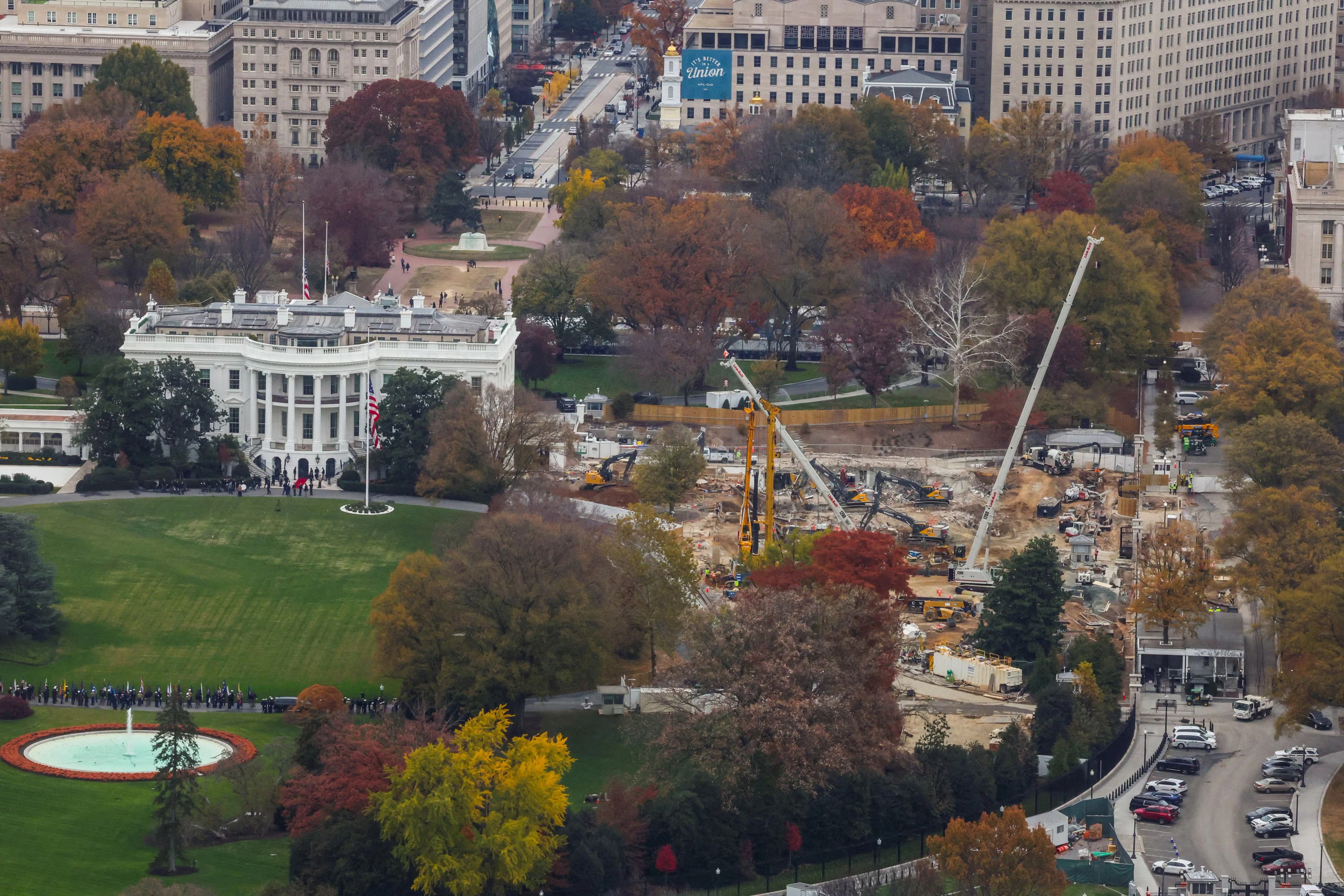 Supreme Court Lets Trump Continue White House Ballroom Work for Now
