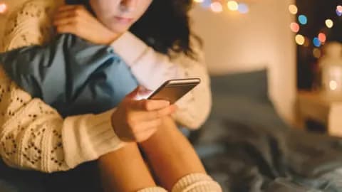 Oman Public Prosecution Warns Parents Over Online Grooming of Children