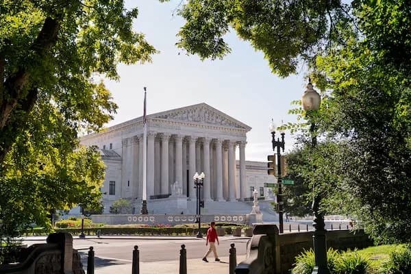US SC Lets Trump Resume Deporting Migrants To Third Countries While Legal Challenge Continues