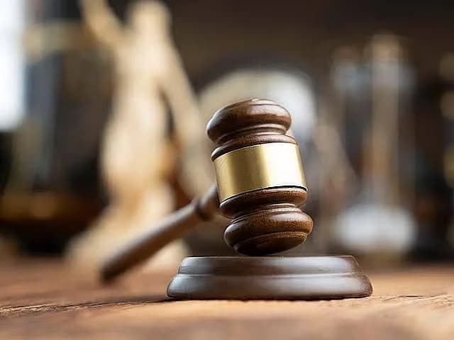Abu Dhabi Court Orders Man To Repay Dh180,266 Loan Admitted On WhatsApp
