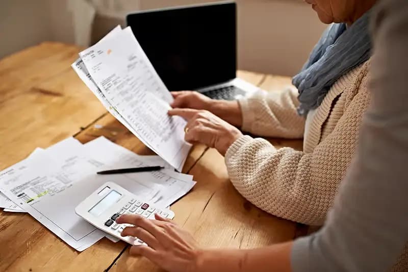 Can Employees Challenge Transfers Between Emirates When Employers Refuse to Cover Higher Commuting Costs?