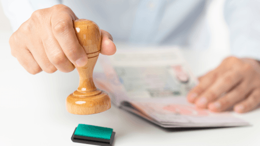 UAE Updates Residency Rules for Mothers Sponsoring Children Amid Violations